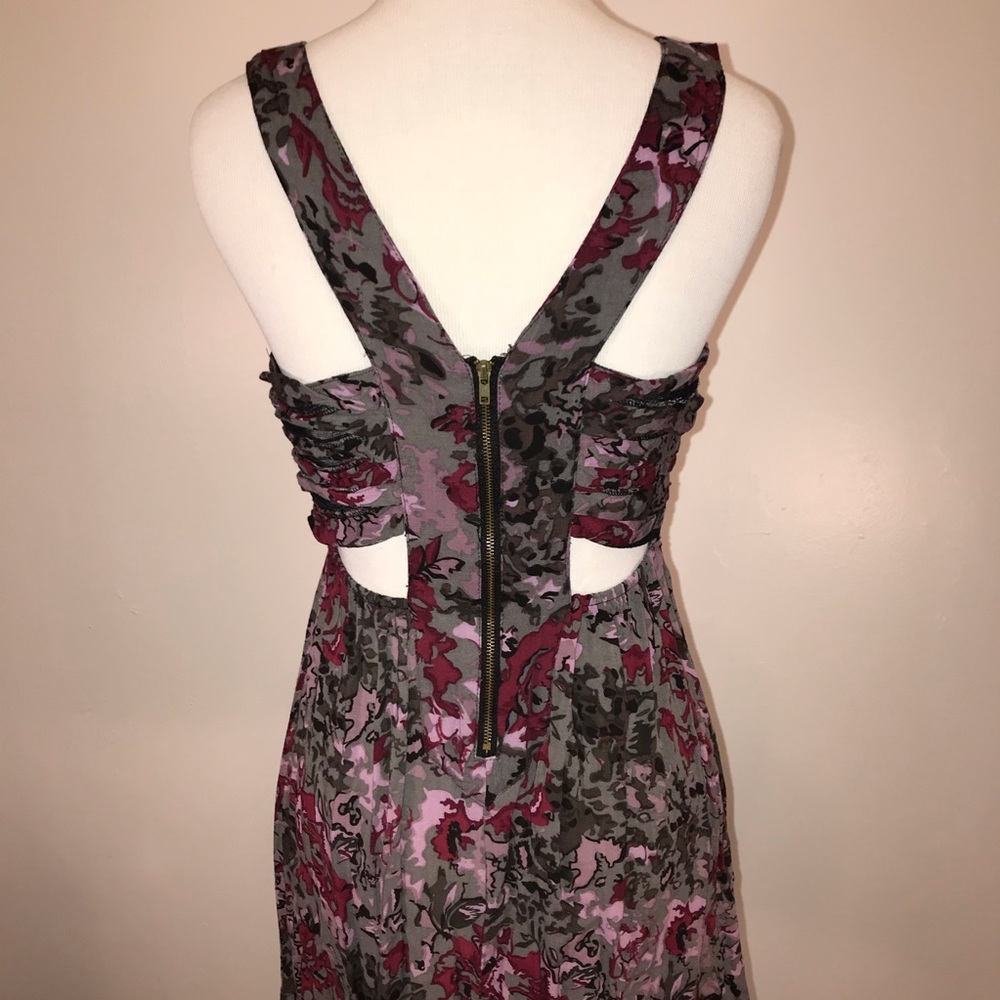 Wallflower Vintage Floral Print Dress with Lace - Picture 5 of 7